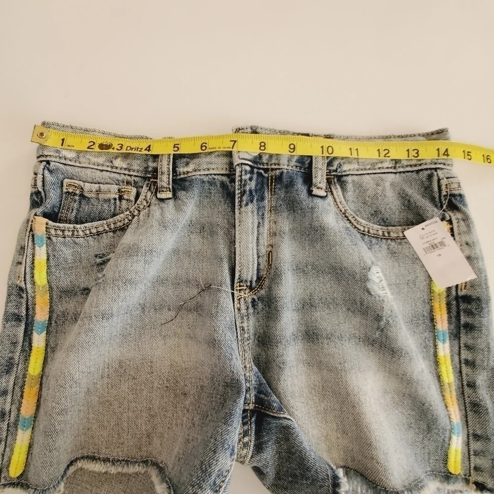 2116 * Old Navy Girls Global Trim Western Feather Denim Shorts Size 16 NWT